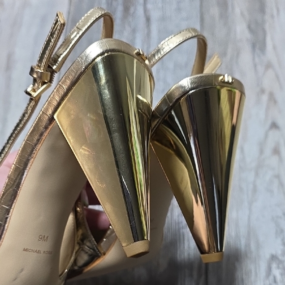 SOLD | Michael Kors | Electra Slingback Gold Leather, Pointed Toe Stacked *NWOB - Picture 12 of 13